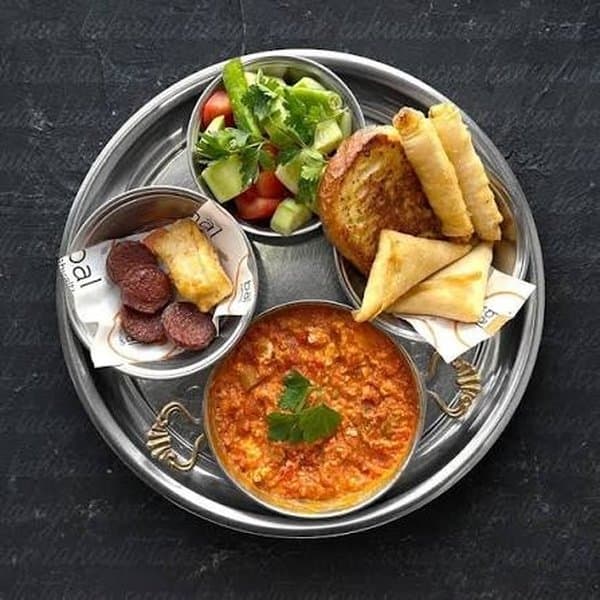 Sıcak Kahvaltı Tabağı